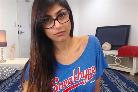 mia khalifa dildo|Mia Khalifa Dildo Porn Videos & Sex Movies 